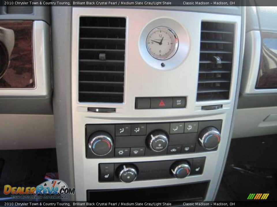 2010 Chrysler Town & Country Touring Brilliant Black Crystal Pearl / Medium Slate Gray/Light Shale Photo #8