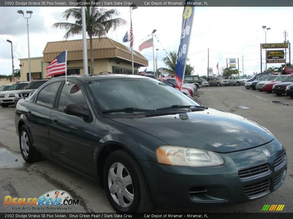 2002 Dodge Stratus SE Plus Sedan Onyx Green Pearl / Dark Slate Gray Photo #1