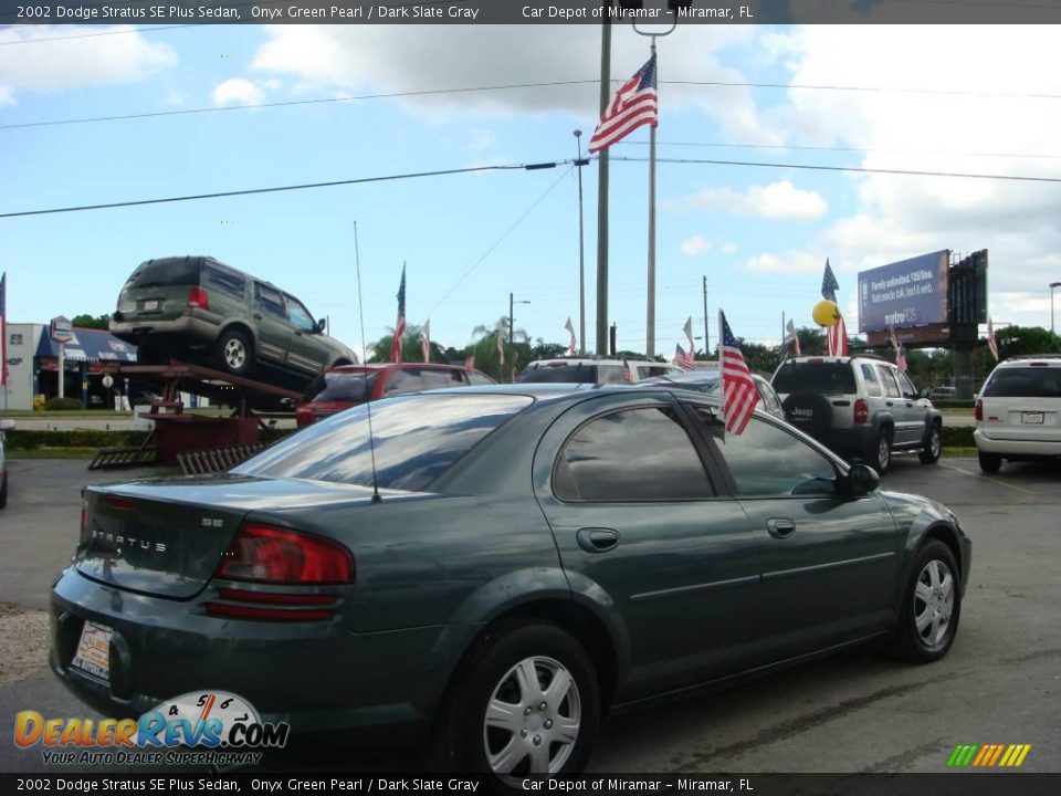 2002 Dodge Stratus SE Plus Sedan Onyx Green Pearl / Dark Slate Gray Photo #3