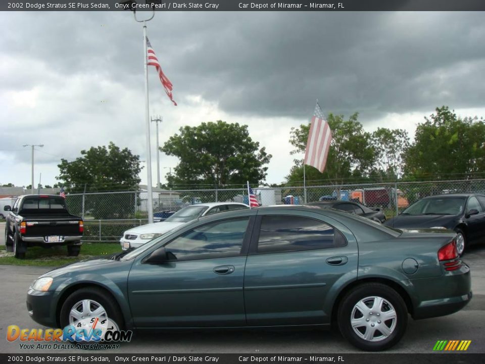 2002 Dodge Stratus SE Plus Sedan Onyx Green Pearl / Dark Slate Gray Photo #6