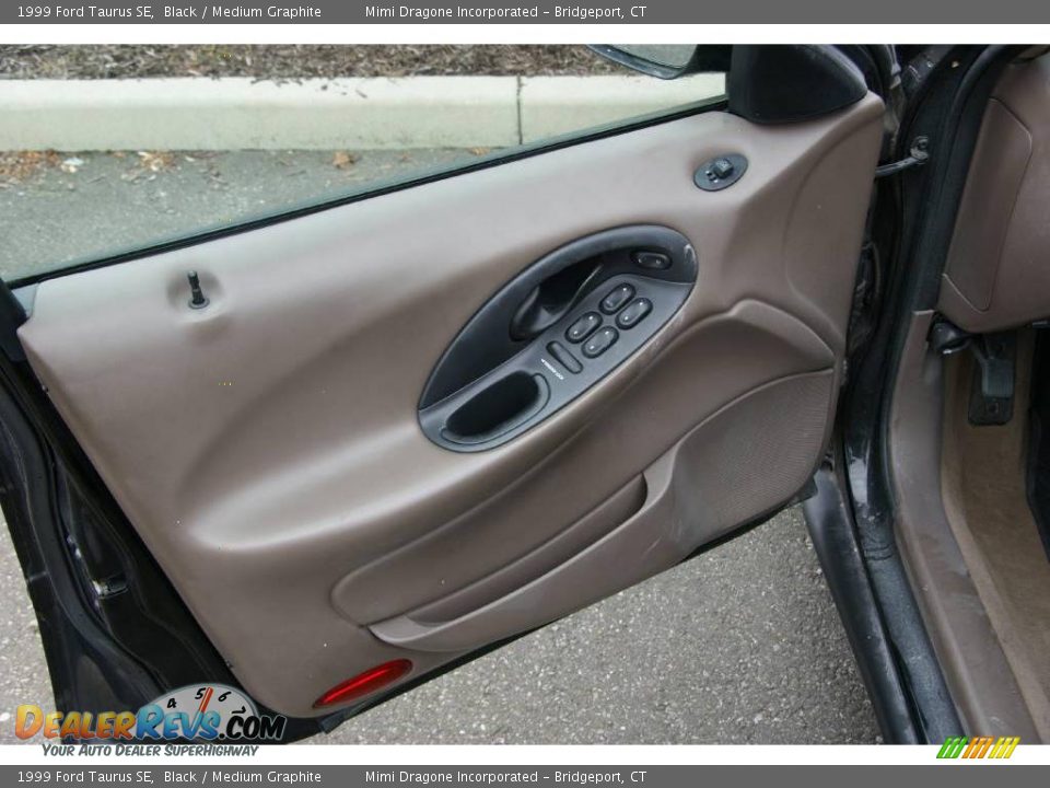 1999 Ford Taurus SE Black / Medium Graphite Photo #9