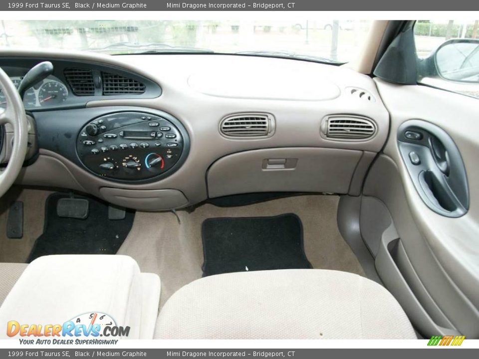 1999 Ford Taurus SE Black / Medium Graphite Photo #13
