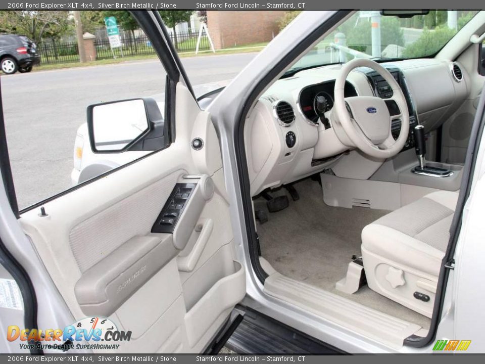 2006 Ford Explorer XLT 4x4 Silver Birch Metallic / Stone Photo #10