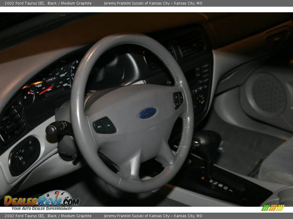 2002 Ford Taurus SES Black / Medium Graphite Photo #7