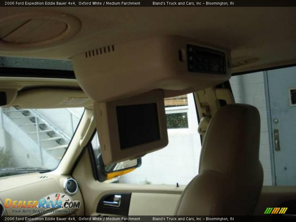 2006 Ford Expedition Eddie Bauer 4x4 Oxford White / Medium Parchment Photo #32