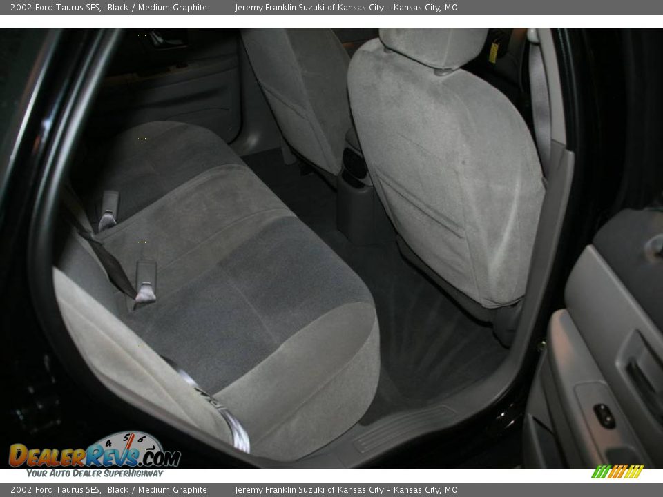 2002 Ford Taurus SES Black / Medium Graphite Photo #18
