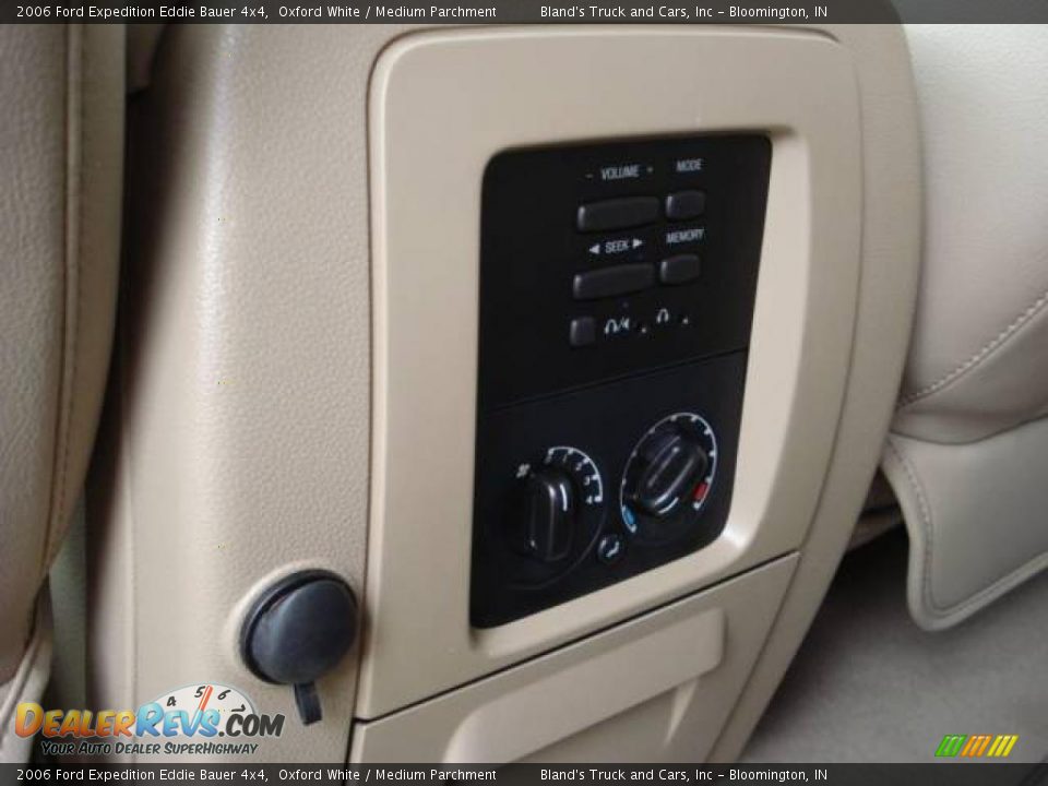 2006 Ford Expedition Eddie Bauer 4x4 Oxford White / Medium Parchment Photo #33