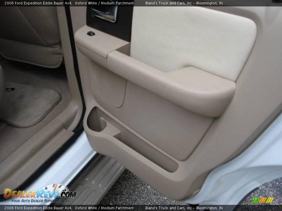 2006 Ford Expedition Eddie Bauer 4x4 Oxford White / Medium Parchment Photo #34