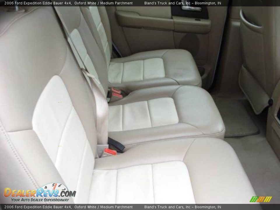 2006 Ford Expedition Eddie Bauer 4x4 Oxford White / Medium Parchment Photo #35