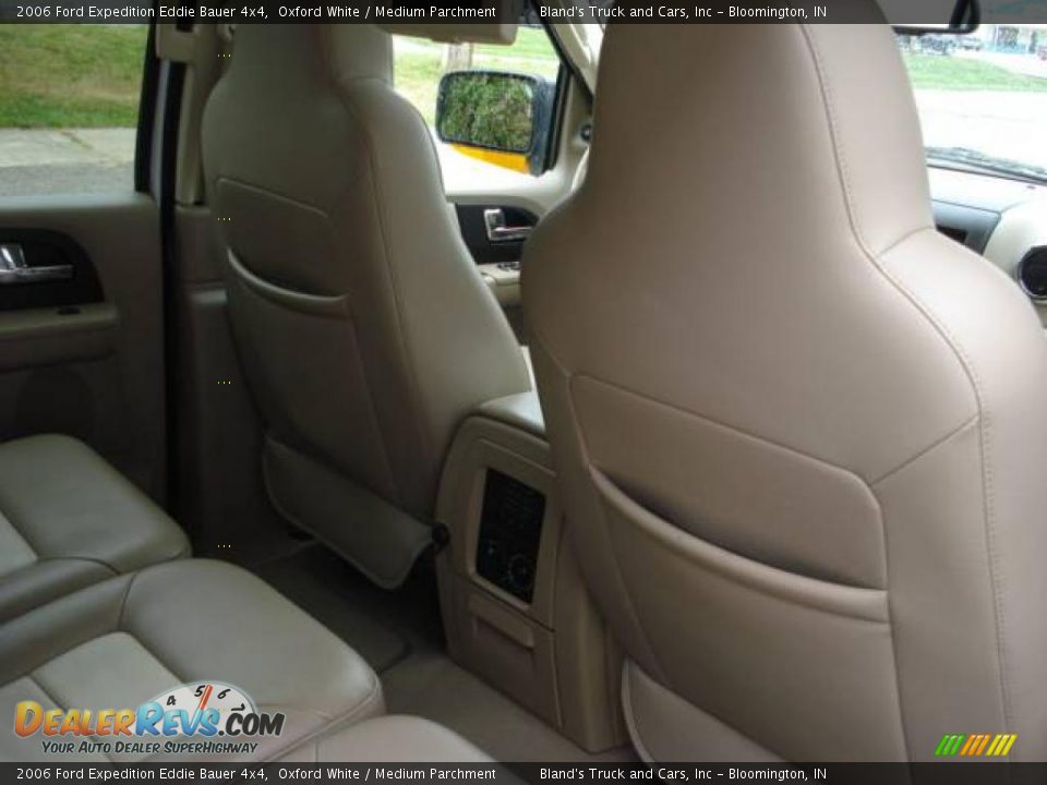 2006 Ford Expedition Eddie Bauer 4x4 Oxford White / Medium Parchment Photo #36