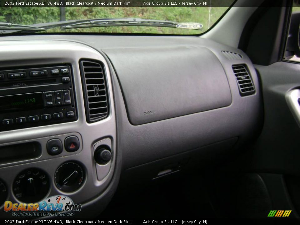 2003 Ford Escape XLT V6 4WD Black Clearcoat / Medium Dark Flint Photo #20