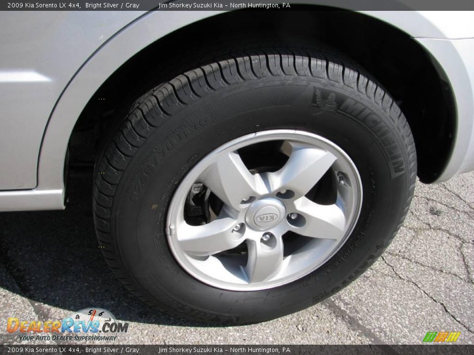 2009 Kia Sorento LX 4x4 Bright Silver / Gray Photo #4