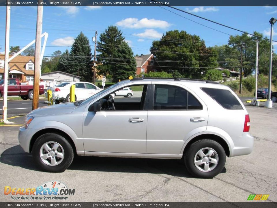 2009 Kia Sorento LX 4x4 Bright Silver / Gray Photo #6
