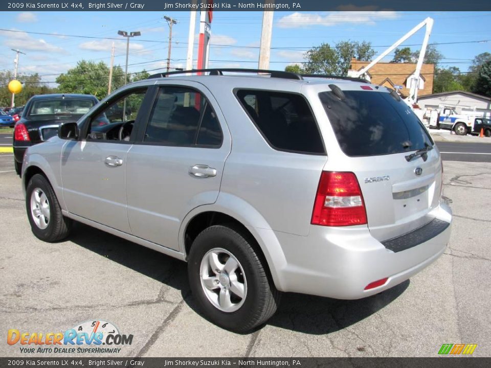 2009 Kia Sorento LX 4x4 Bright Silver / Gray Photo #7