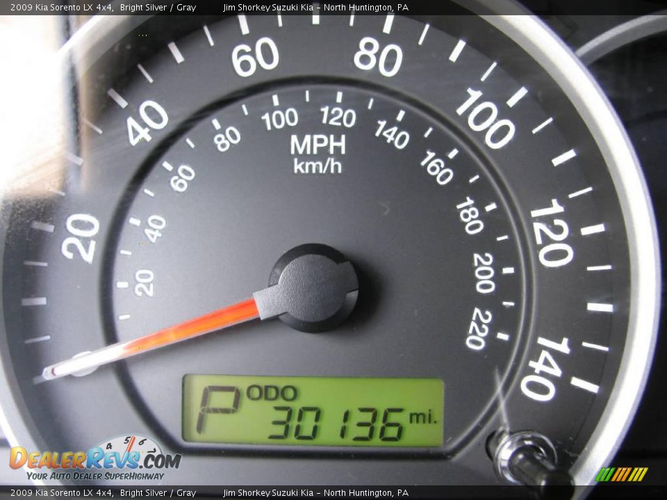 2009 Kia Sorento LX 4x4 Bright Silver / Gray Photo #15
