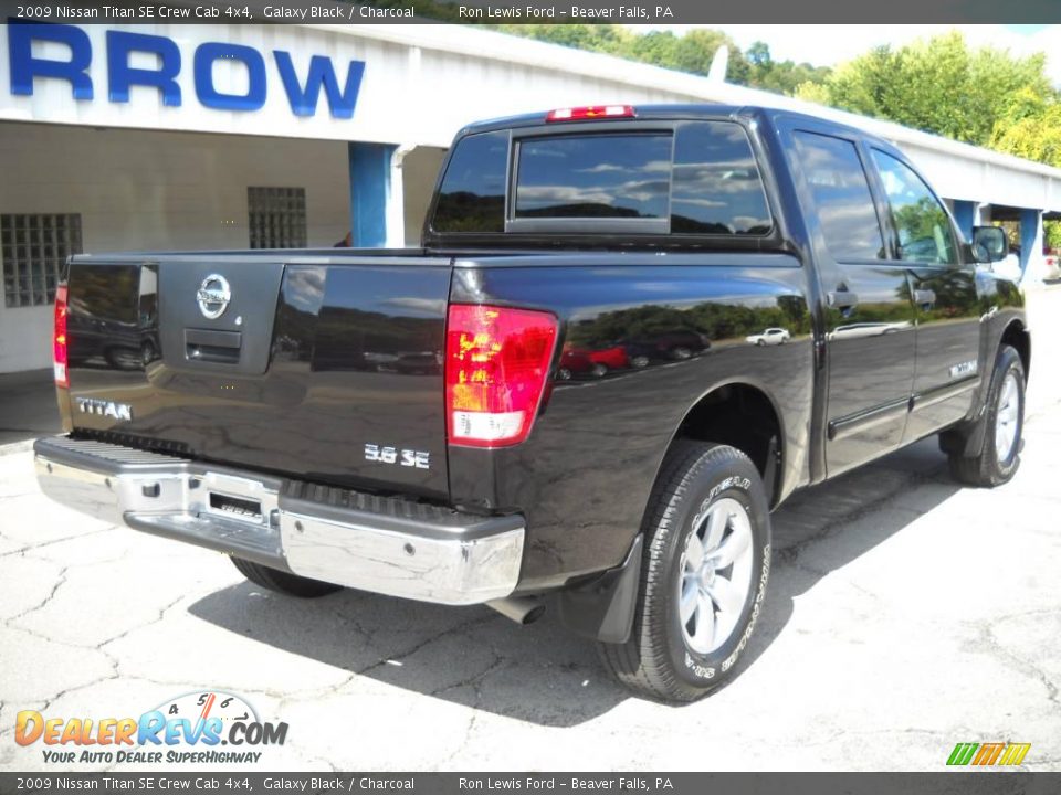 2009 Nissan Titan SE Crew Cab 4x4 Galaxy Black / Charcoal Photo #2