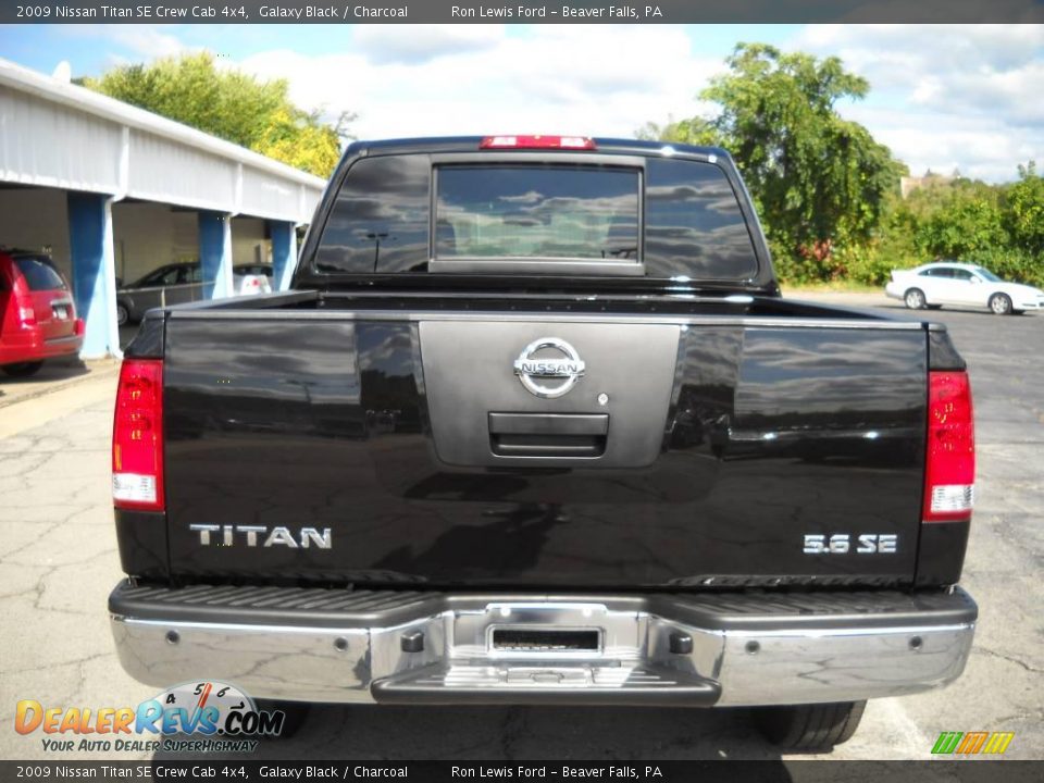 2009 Nissan Titan SE Crew Cab 4x4 Galaxy Black / Charcoal Photo #3