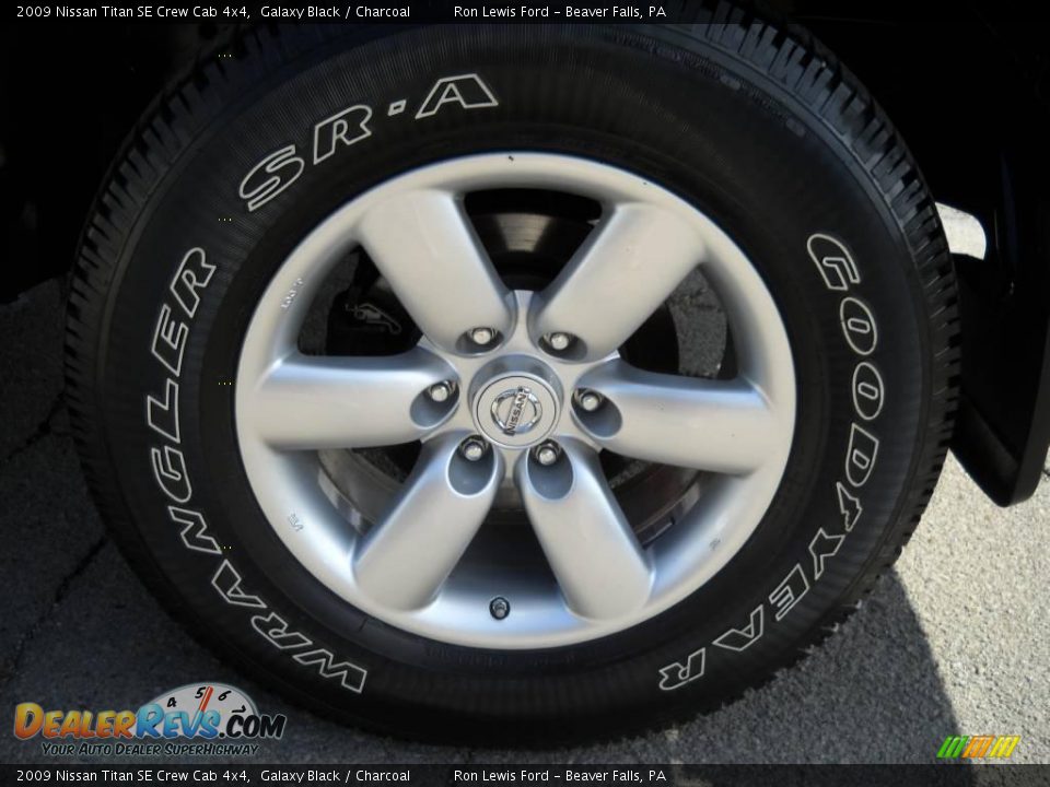 2009 Nissan Titan SE Crew Cab 4x4 Galaxy Black / Charcoal Photo #14