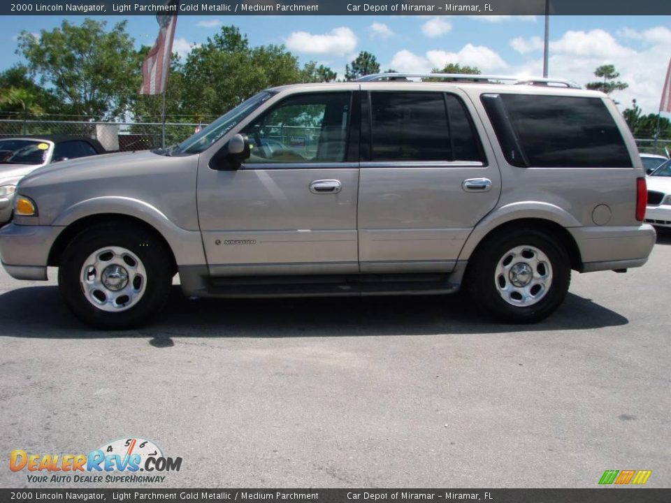 2000 Lincoln Navigator Light Parchment Gold Metallic / Medium Parchment Photo #7