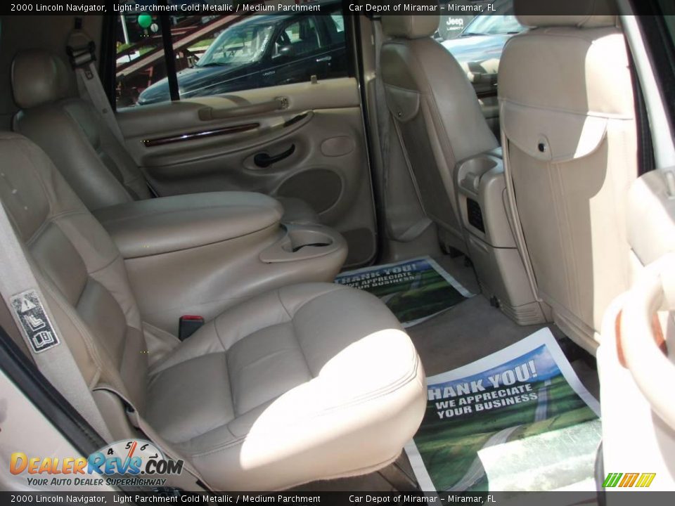 2000 Lincoln Navigator Light Parchment Gold Metallic / Medium Parchment Photo #13