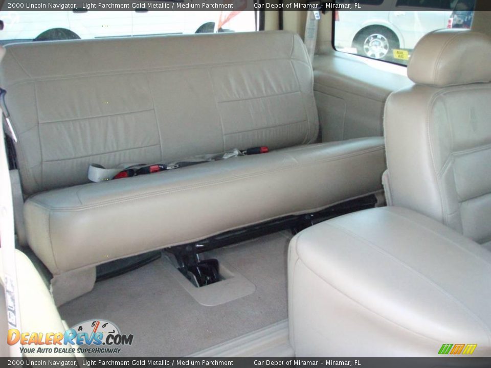 2000 Lincoln Navigator Light Parchment Gold Metallic / Medium Parchment Photo #14