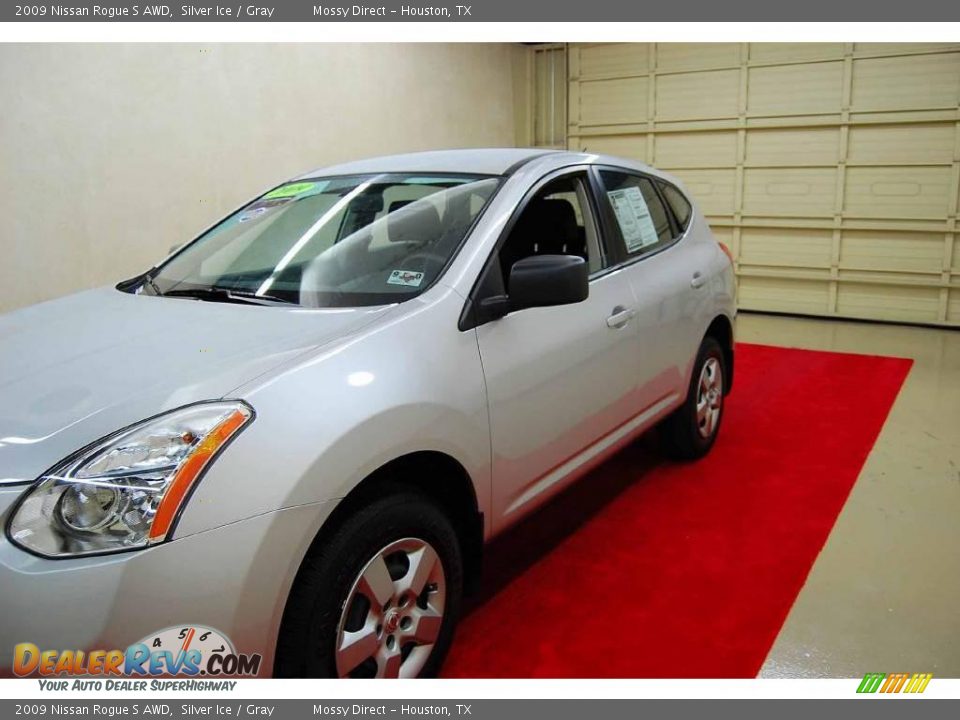 2009 Nissan Rogue S AWD Silver Ice / Gray Photo #12