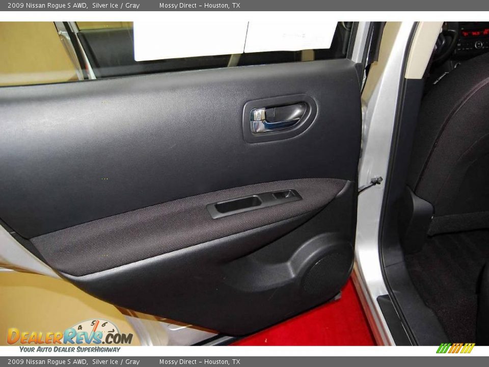 2009 Nissan Rogue S AWD Silver Ice / Gray Photo #18