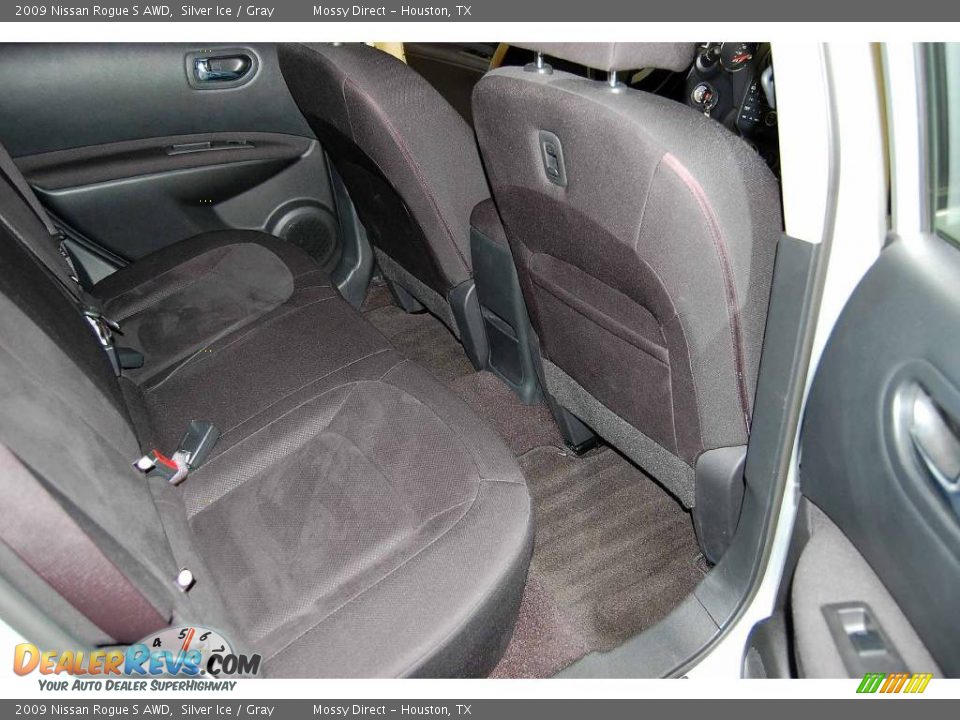 2009 Nissan Rogue S AWD Silver Ice / Gray Photo #22