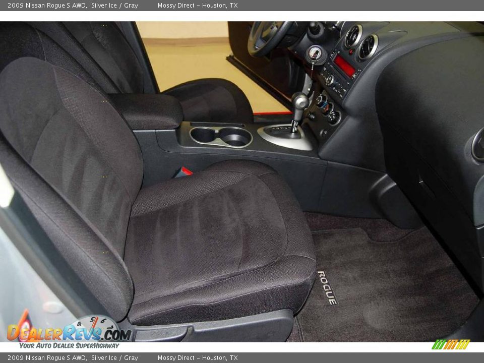2009 Nissan Rogue S AWD Silver Ice / Gray Photo #24