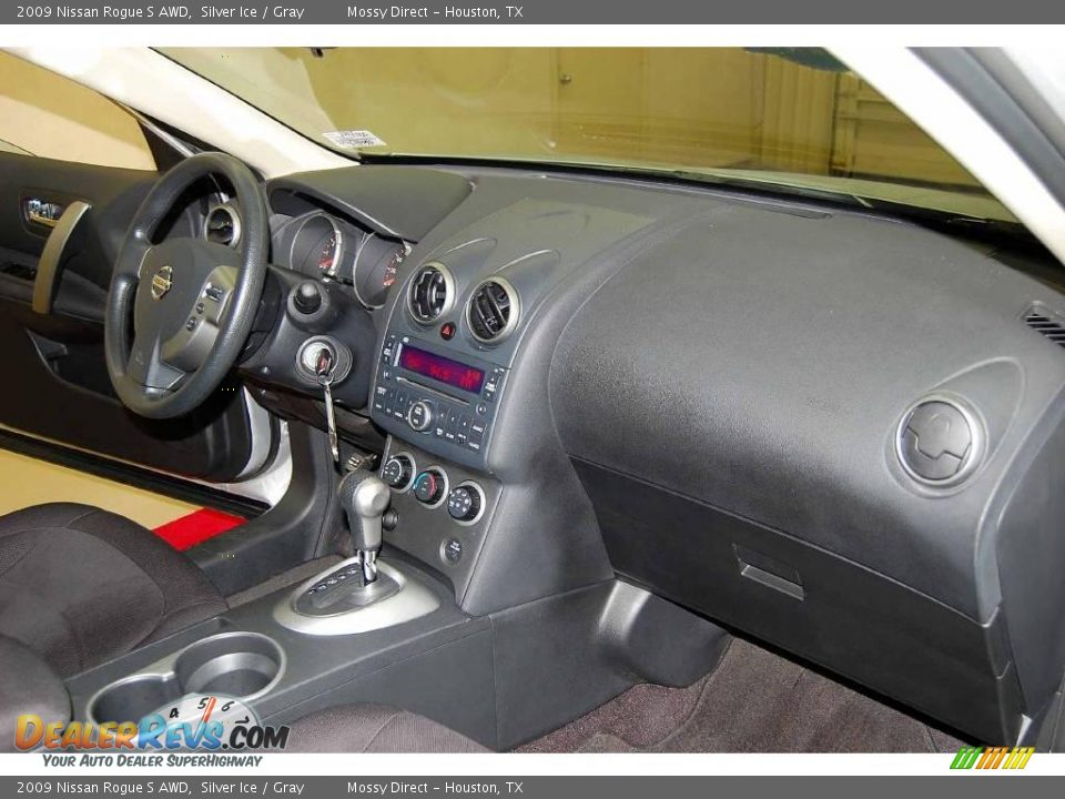 2009 Nissan Rogue S AWD Silver Ice / Gray Photo #25