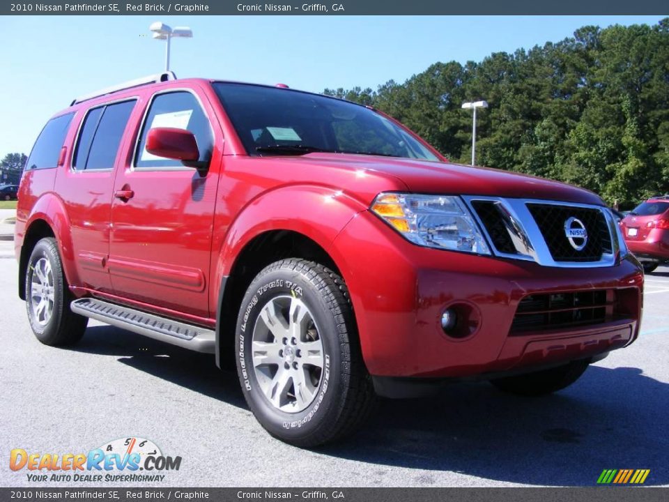 2010 Nissan Pathfinder SE Red Brick / Graphite Photo #4