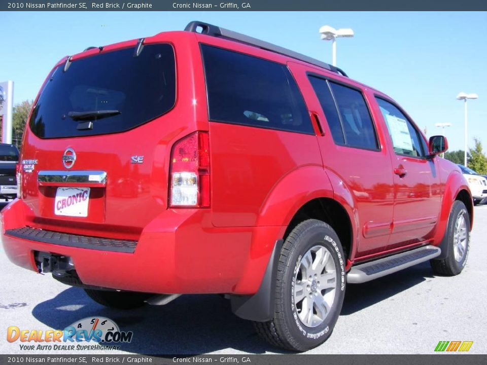 2010 Nissan Pathfinder SE Red Brick / Graphite Photo #6