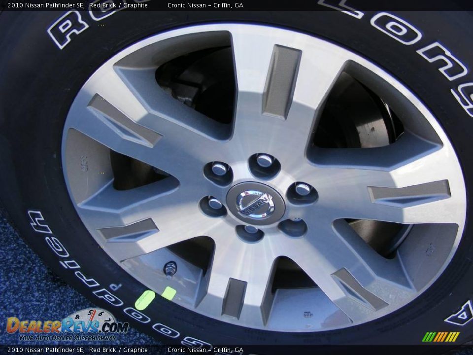 2010 Nissan Pathfinder SE Red Brick / Graphite Photo #9