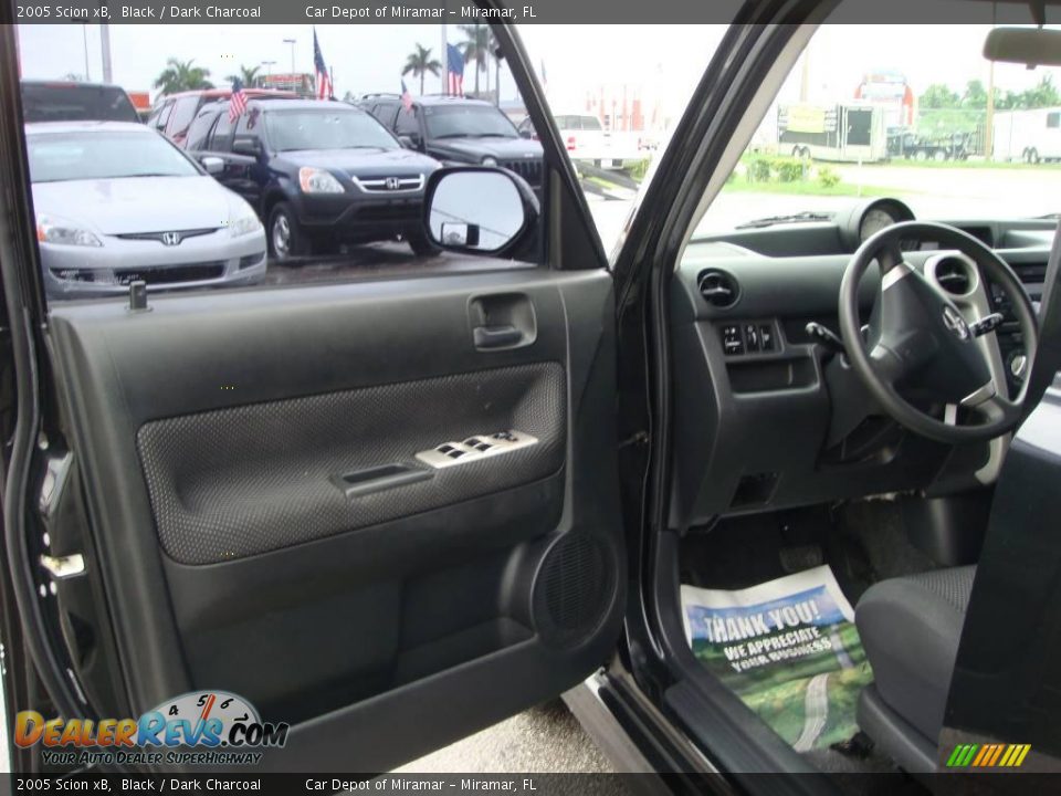 2005 Scion xB Black / Dark Charcoal Photo #9