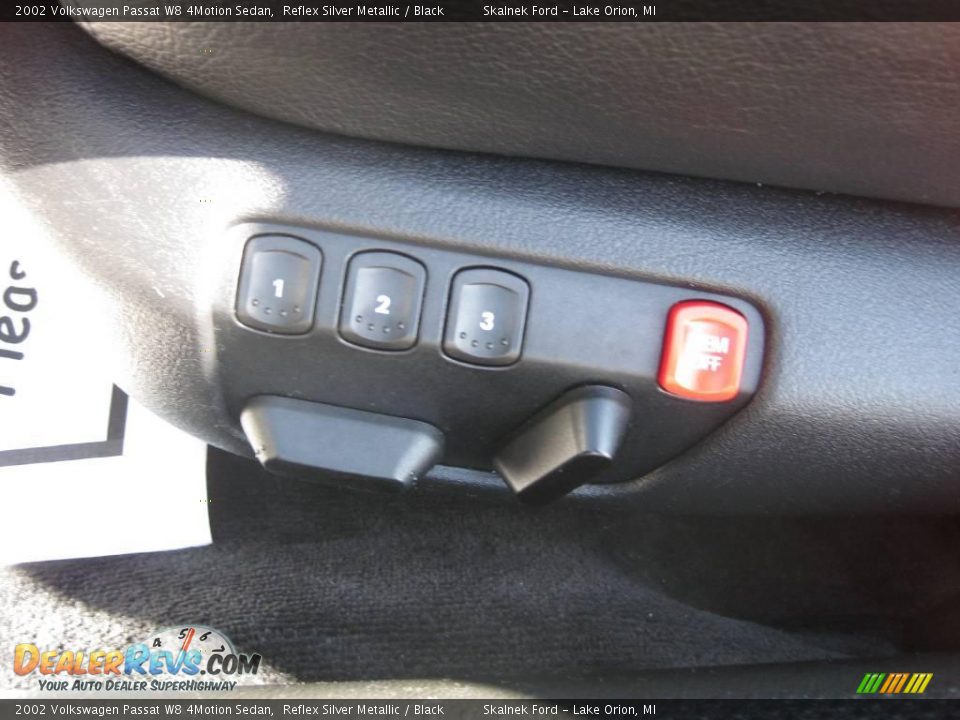 2002 Volkswagen Passat W8 4Motion Sedan Reflex Silver Metallic / Black Photo #25