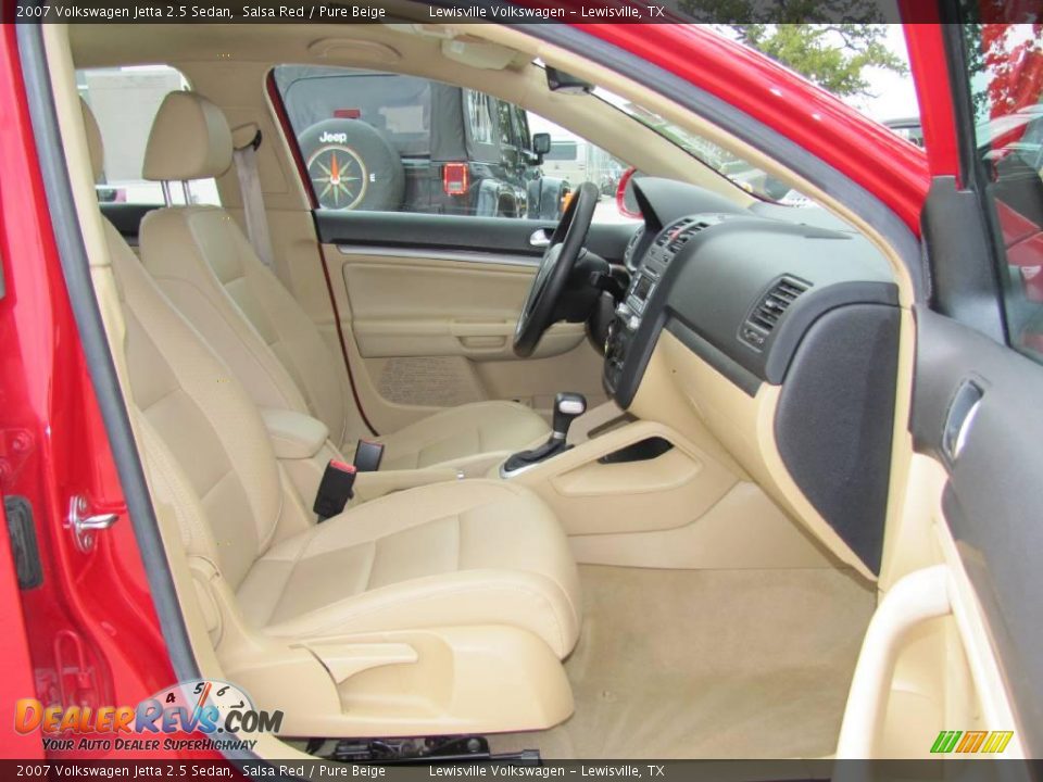 2007 Volkswagen Jetta 2.5 Sedan Salsa Red / Pure Beige Photo #10