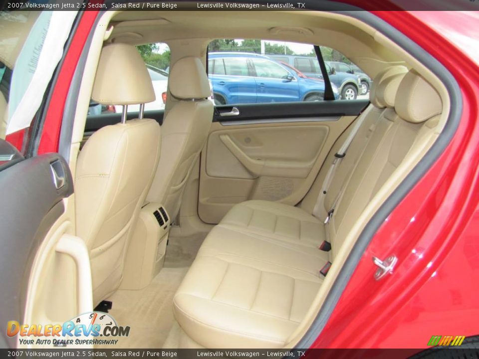 2007 Volkswagen Jetta 2.5 Sedan Salsa Red / Pure Beige Photo #12