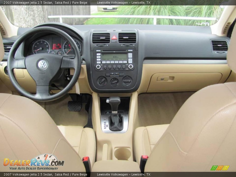 2007 Volkswagen Jetta 2.5 Sedan Salsa Red / Pure Beige Photo #13