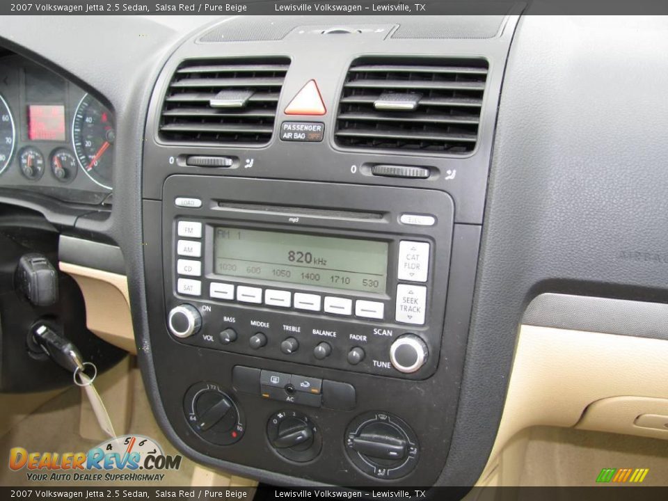 2007 Volkswagen Jetta 2.5 Sedan Salsa Red / Pure Beige Photo #15