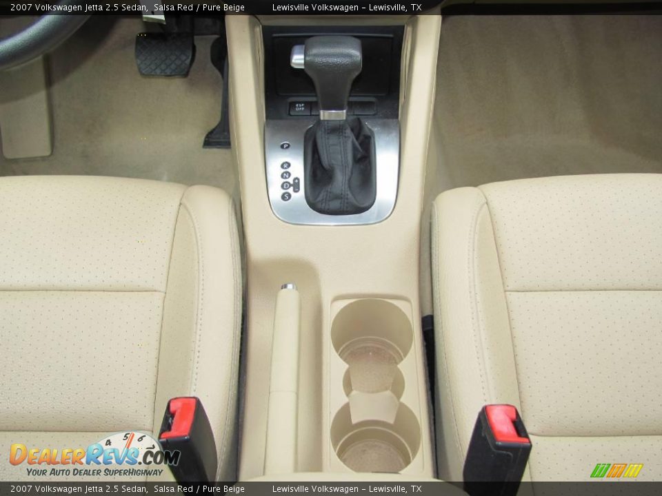 2007 Volkswagen Jetta 2.5 Sedan Salsa Red / Pure Beige Photo #16