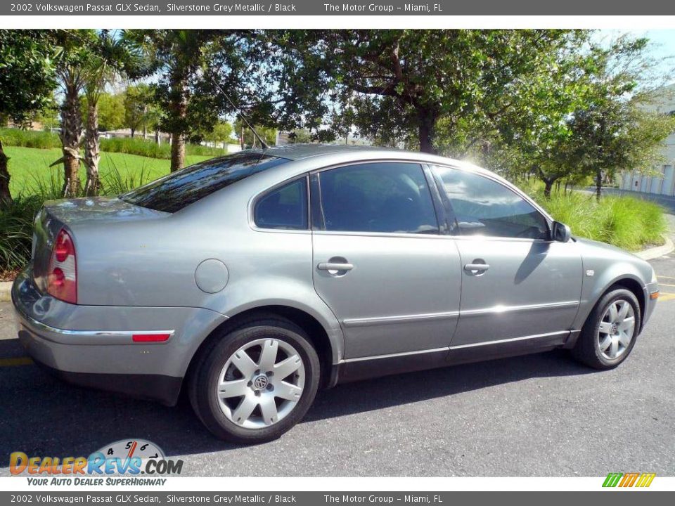 2002 Volkswagen Passat GLX Sedan Silverstone Grey Metallic / Black Photo #10