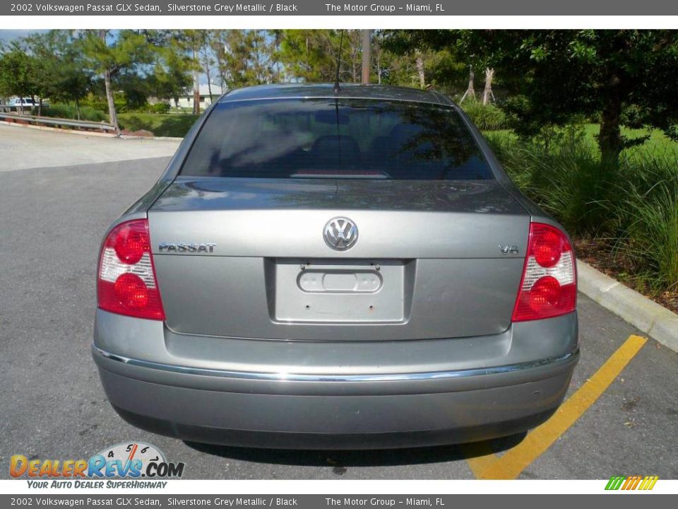 2002 Volkswagen Passat GLX Sedan Silverstone Grey Metallic / Black Photo #16