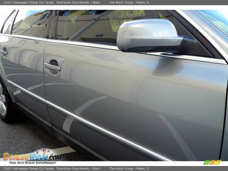 2002 Volkswagen Passat GLX Sedan Silverstone Grey Metallic / Black Photo #22