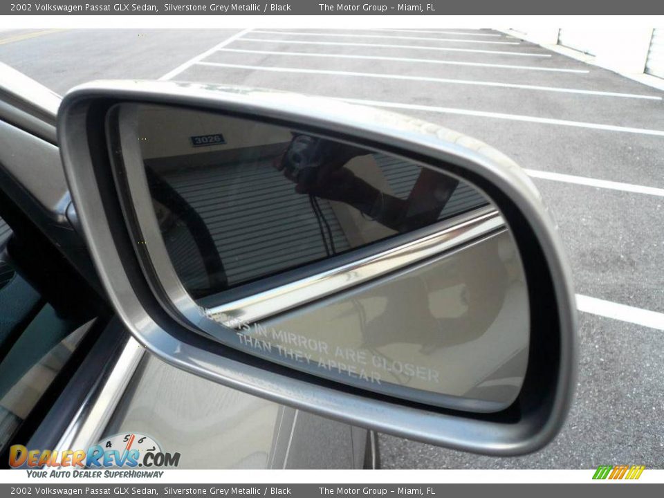 2002 Volkswagen Passat GLX Sedan Silverstone Grey Metallic / Black Photo #30