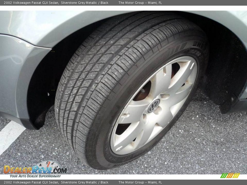 2002 Volkswagen Passat GLX Sedan Silverstone Grey Metallic / Black Photo #33