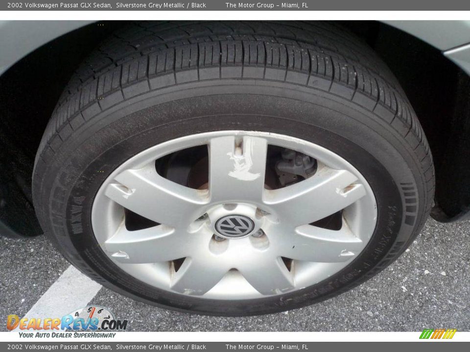 2002 Volkswagen Passat GLX Sedan Silverstone Grey Metallic / Black Photo #35