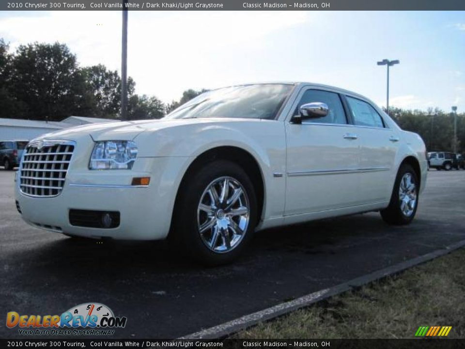 2010 Chrysler 300 Touring Cool Vanilla White / Dark Khaki/Light Graystone Photo #1
