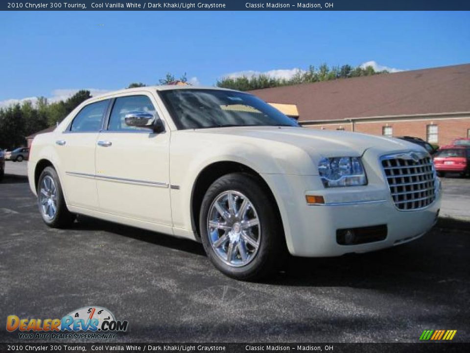 2010 Chrysler 300 Touring Cool Vanilla White / Dark Khaki/Light Graystone Photo #3