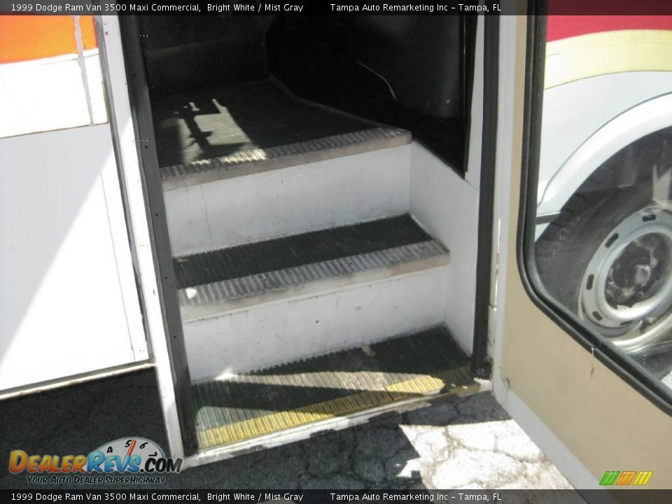 1999 Dodge Ram Van 3500 Maxi Commercial Bright White / Mist Gray Photo #18