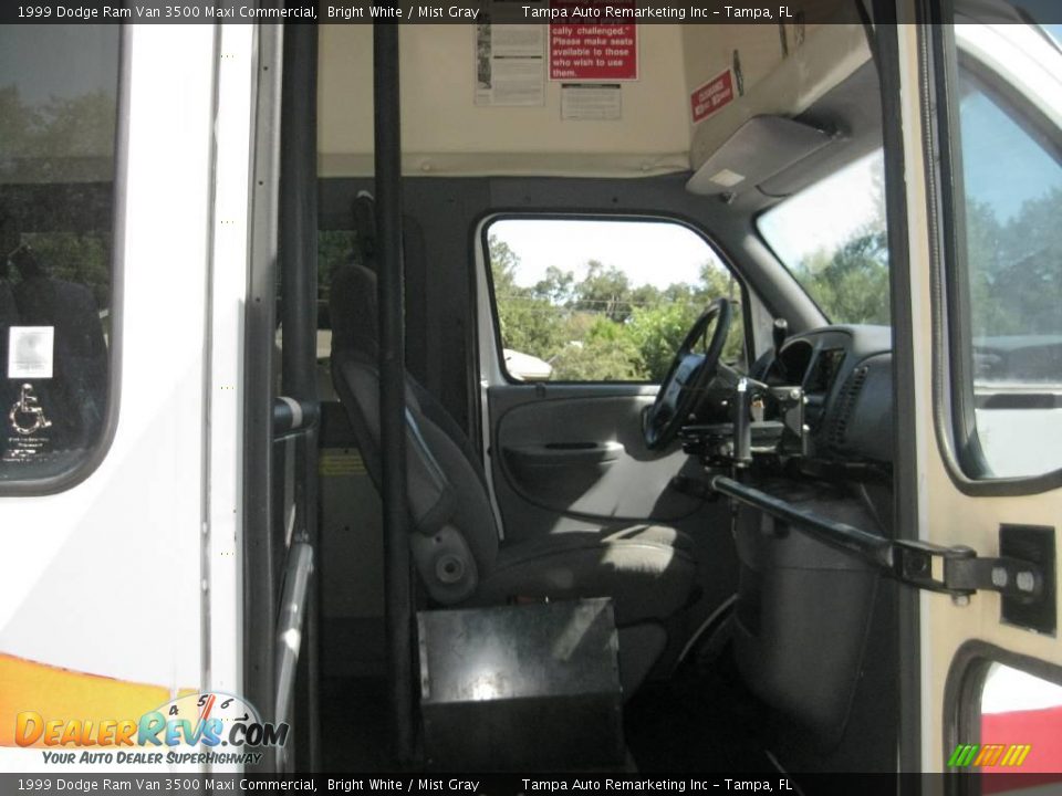 1999 Dodge Ram Van 3500 Maxi Commercial Bright White / Mist Gray Photo #19